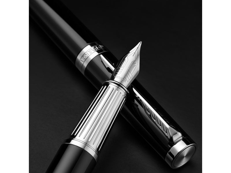 Parker Ingenuity Füller | Core Kollektion | Schwarz, silberne Ausführung | Schwarze Tinte | Geschenkbox