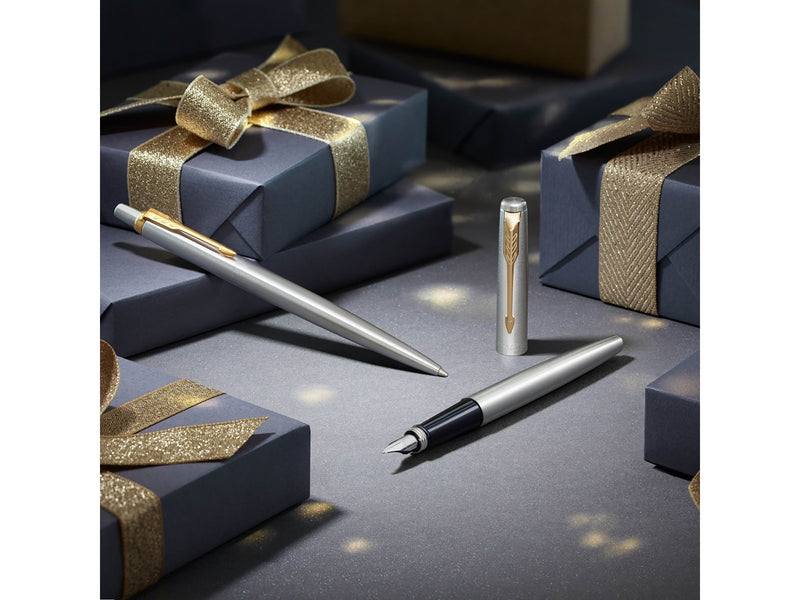 Parker Jotter Füller | Edelstahlschaft mit Chromzierteilen | Füllfederhalter mit mittlerer Feder | blaue Tinte