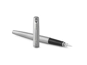 Parker Jotter Füller | Edelstahlschaft mit Chromzierteilen | Füllfederhalter mit mittlerer Feder | blaue Tinte | Geschenkbox