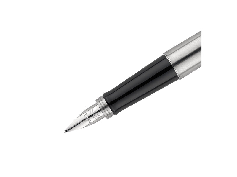 Parker Jotter Füller | Edelstahlschaft mit Chromzierteilen | Füllfederhalter mit mittlerer Feder | blaue Tinte | Geschenkbox