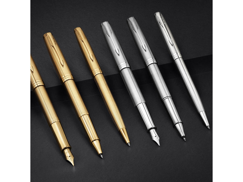 Parker Sonnet Ciselé Special Edition Fountain Pen gold Finish Cap .Barrel and Trims Fine  18k Solid Gold Nib Black Ink and Convertor