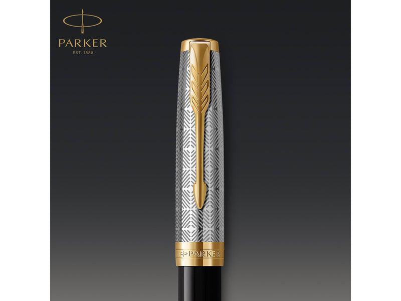 Parker Sonnet Füller | Premium Metal & Black Glanzlack mit Goldbeschichtung | Füllfederhalter mit feiner 18 Karat Goldfeder und schwarzer Tintenpatrone | Geschenkbox