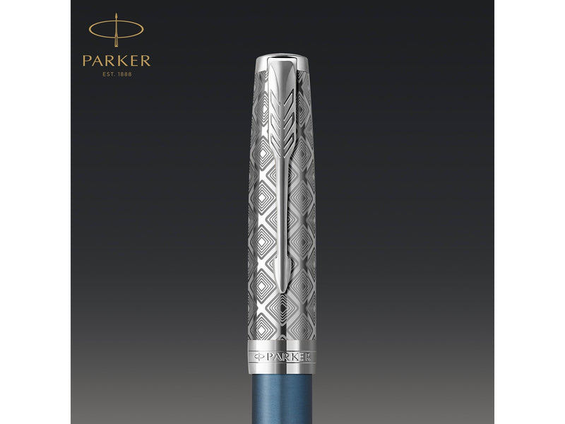 Parker Sonnet Füller | Premium Metal & Blue Satinierung mit Chromverkleidung | Füllfederhalter Feine 18 Karat Goldfeder mit schwarzer Tintenpatrone | Geschenkbox