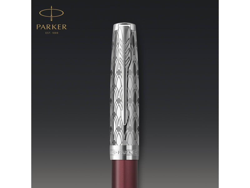 Parker Sonnet Füller | Premium Metal & Red Satinierung mit Chromverkleidung | Füllfederhalter mit feiner 18 Karat Goldfeder und schwarzer Tintenpatrone | Geschenkbox