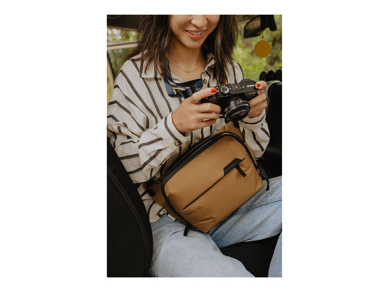Peak Design Everyday Sling 3L v2 - Coyote