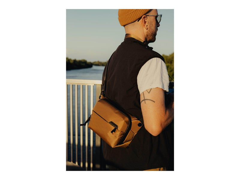 Peak Design Everyday Sling 3L v2 - Coyote