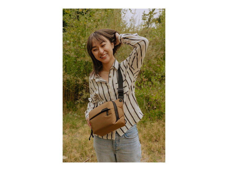 Peak Design Everyday Sling 3L v2 - Coyote