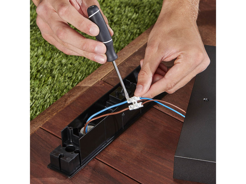 Philips Hue Outdoor Nyro Pedestal - Black