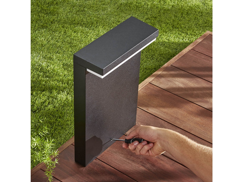 Philips Hue Outdoor Nyro Pedestal - Black