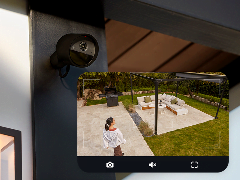 Philips Hue Secure 2K wired camera - white