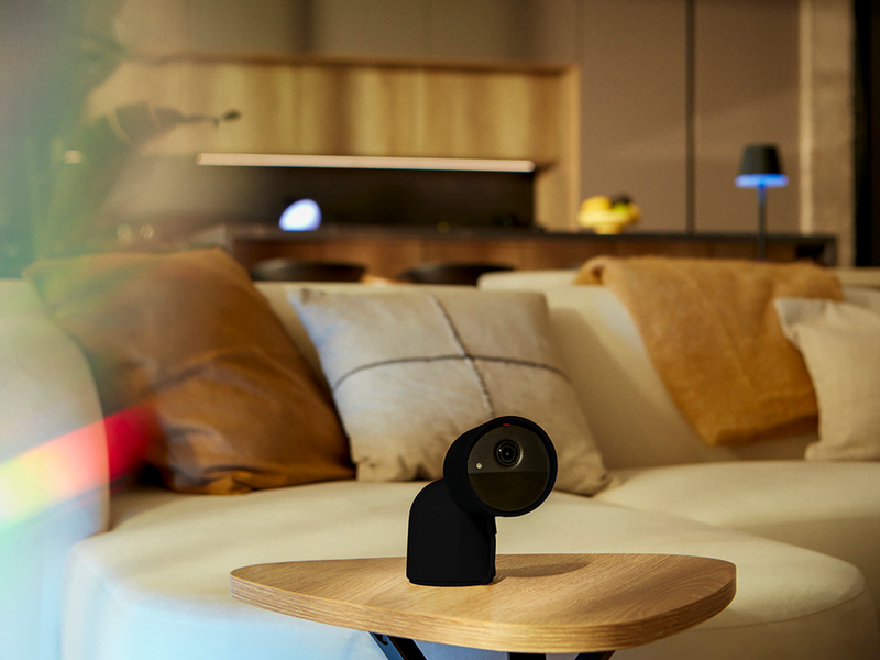 Philips Hue Secure 2K wired camera with desktop stand - black