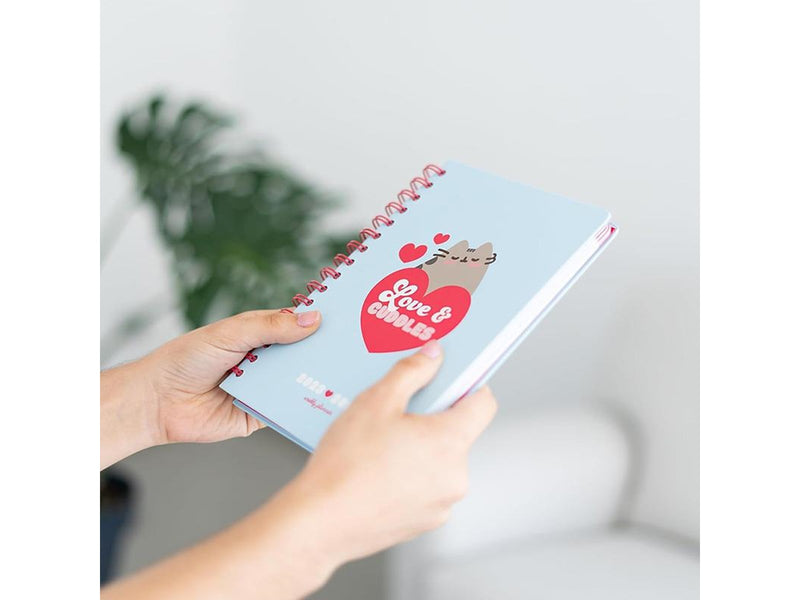 Pusheen - Calendar / Weekly Planner 2023/2024 from the Purrfect Love collection - 14.8 x 21 cm