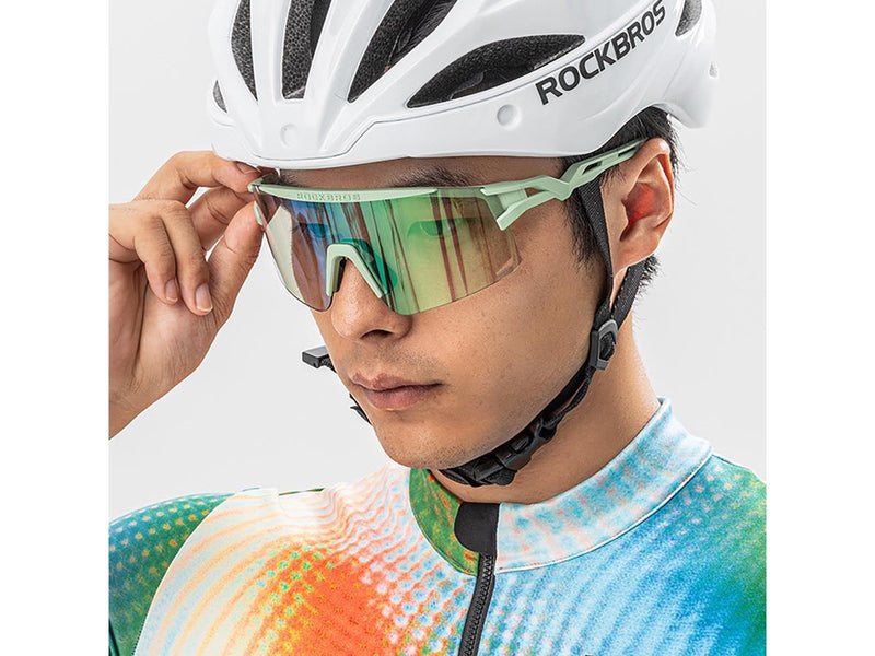 Rockbros Photochromic Cycling Glasses with UV Protection and Corrective Insert - Green