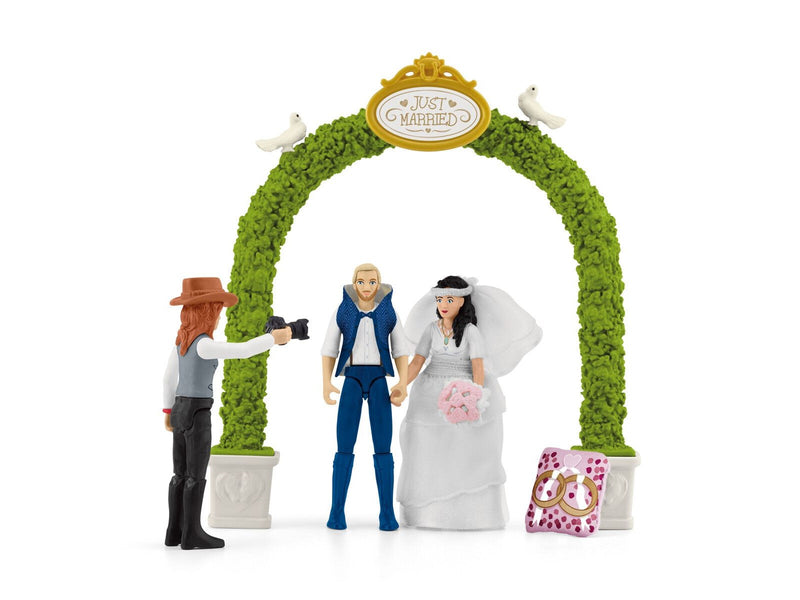 Schleich Wedding Carriage