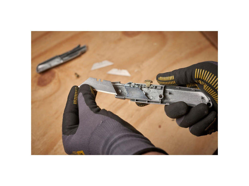 Stanley 6 in Classic 99® Retractable Utility Knife