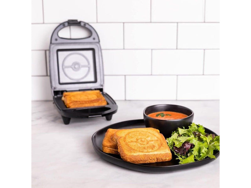 Uncanny Brands Toaster Pokemon - Sandwich Maker (Pokeball)