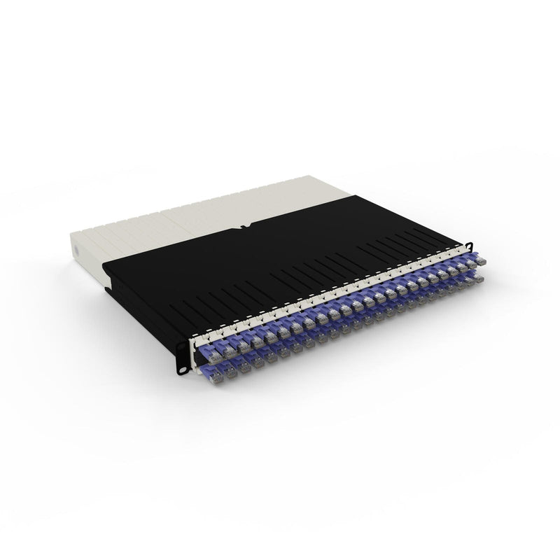 Patchbox patchbox.one Kabeleinzugssystem 8RU/STP (0,8 m) mit 24 Kassetten, Patchkabel Cat. 6a, U/FTP, PoE, Kabel violett