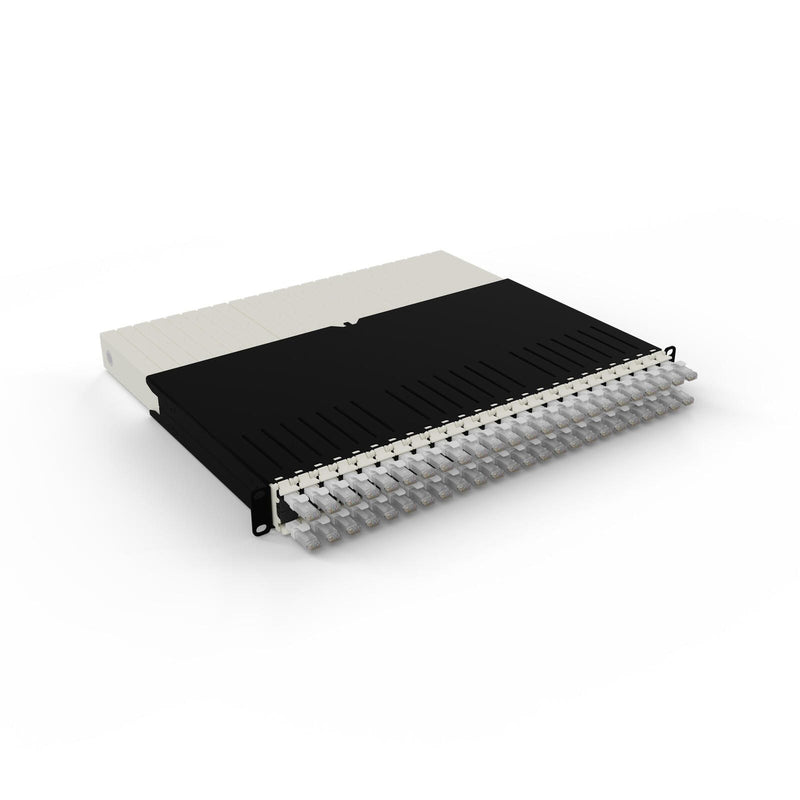 Patchbox patchbox.one Kabeleinzugssystem 8RU/UTP (0,8 m) mit 24 Kassetten, Patchkabel Cat. 6a, U/UTP, PoE++, Kabel weiß