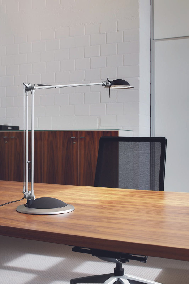 MAUL MAULbusiness LED-Schreibtischlampe 8.6 W silber