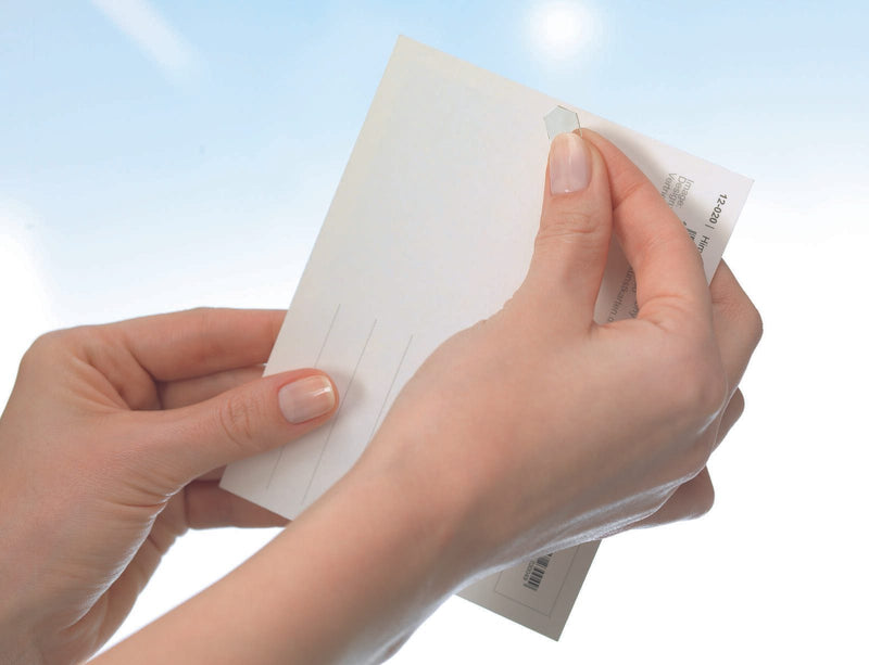 tesa TACK doppelseitige Klebepads 1 cm x 1 cm transparent