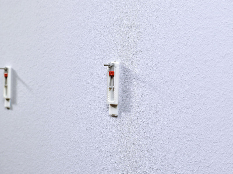 tesa Klebeschraube 2.4 cm x 6.4 cm weiß