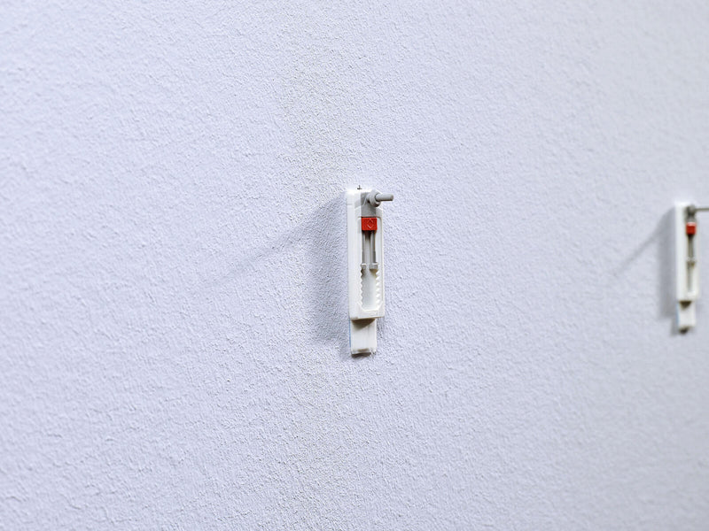 tesa Klebeschraube 2.4 cm x 6.4 cm weiß