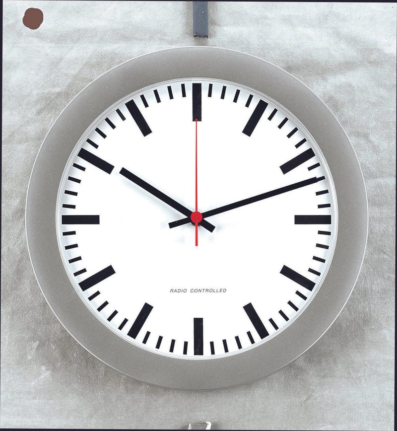 PEWETA Funkwanduhr Bahnhof Ø 30 cm silber