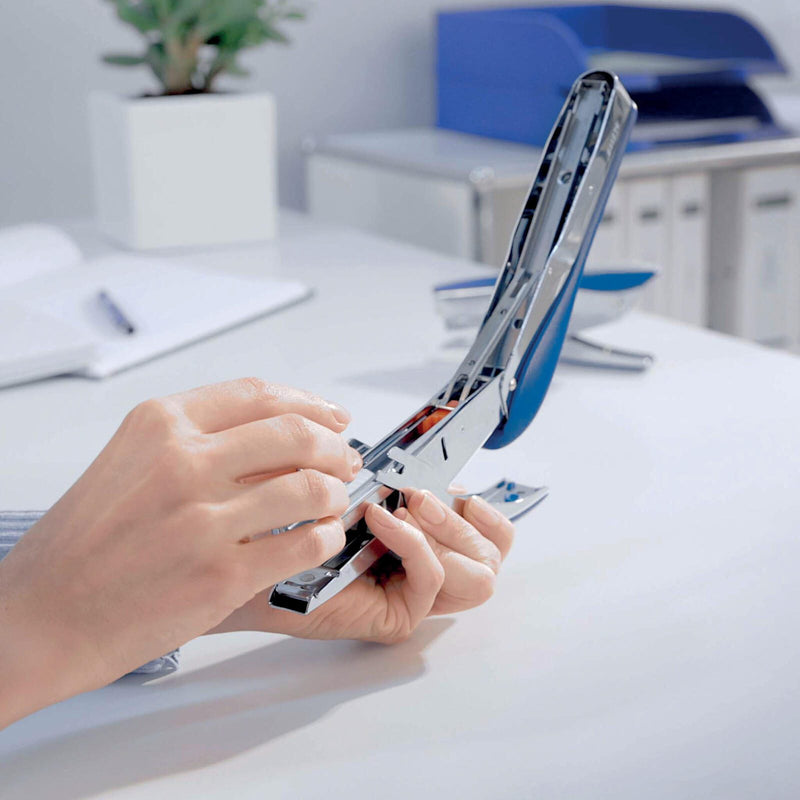 LEITZ Heftzange blau-metallic