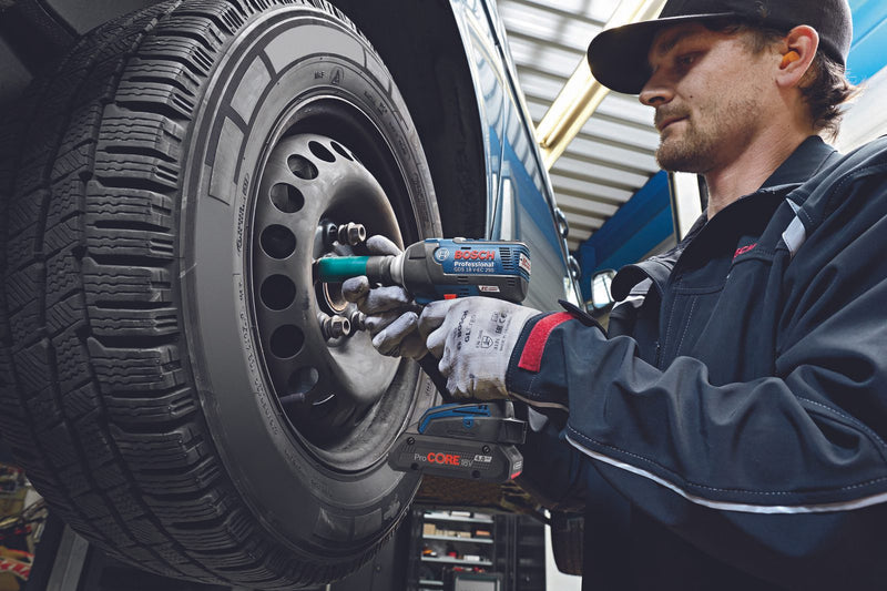 Bosch Starter-Set 2x ProCORE 18V 4,0 Ah, Schnellladegerät GAL 18V-40