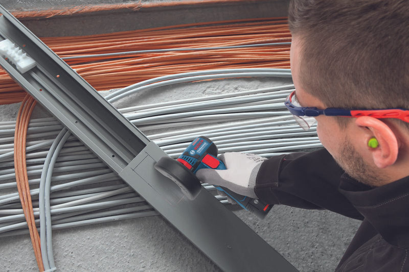 BOSCH Professional Akku-Winkelschleifer 06019F2000