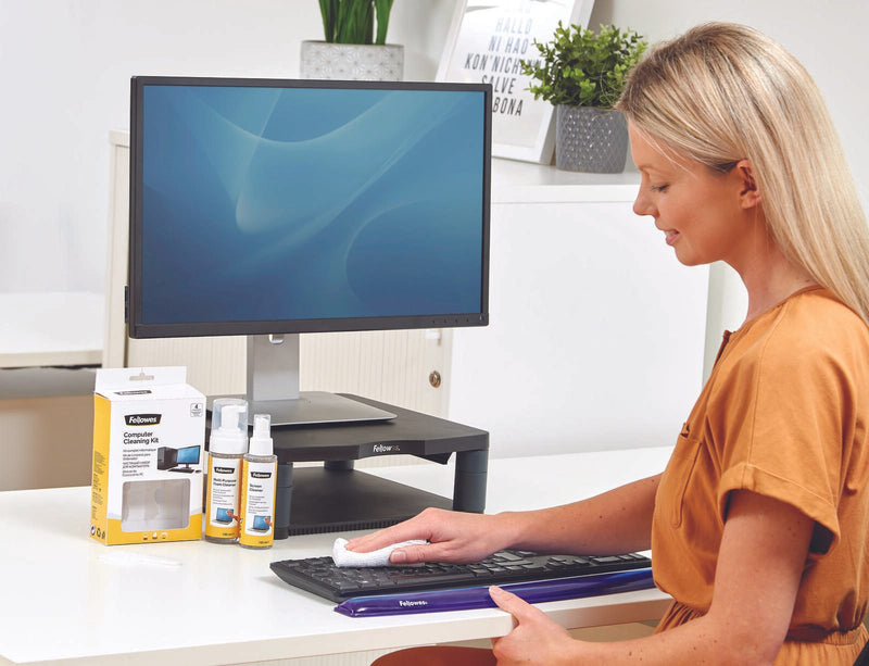 Fellowes Reinigungs-Set 120 ml Bildschirmreiniger, 150 ml Schaumreiniger, Mikrofasertuch, Tastatur-Reinigungswerkzeug