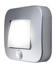 LEDVANCE LED-Außenleuchte mit Dämmerungssensor und Bewegungsmelder silber