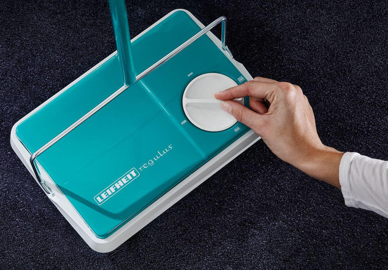 LEIFHEIT Teppichkehrer Kunststoff blau/weiß