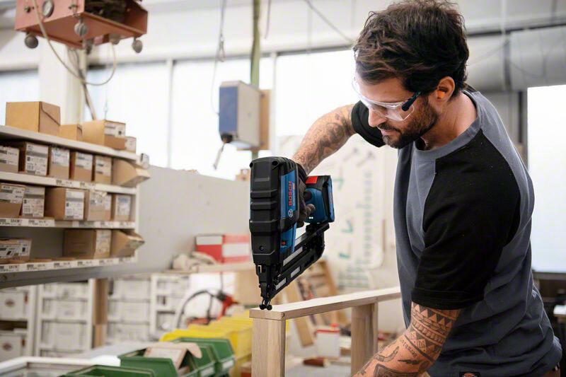 BOSCH Professional Akku-Nagler GNH 18V-64 M, Multischuss