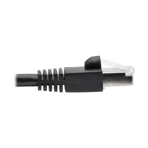 Eaton Tripp Lite Series Cat6a 10G Snagless Shielded STP Ethernet Kabel (RJ45 Stecker/Stecker), PoE, Schwarz, 7 ft. (2.13