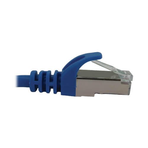 Eaton Tripp Lite Series Cat6a 10G Snagless Shielded Slim STP Ethernet Kabel (RJ45 Stecker/Stecker), PoE, Blue, 15 ft. (4